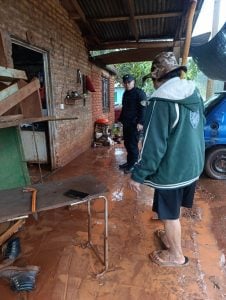 La Policía de Misiones desplegó un amplio operativo de asistencia, prevención y contención por el temporal imagen-5