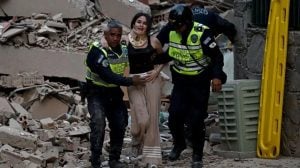 Un potente terremoto en Venezuela causó derrumbes de edificios y activó alertas de tsunami imagen-5