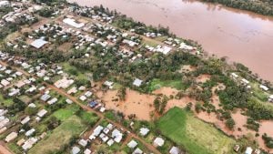 El Soberbio mantiene la asistencia tras la crecida del río Uruguay y proyecta la relocalización de barrios ribereños imagen-6