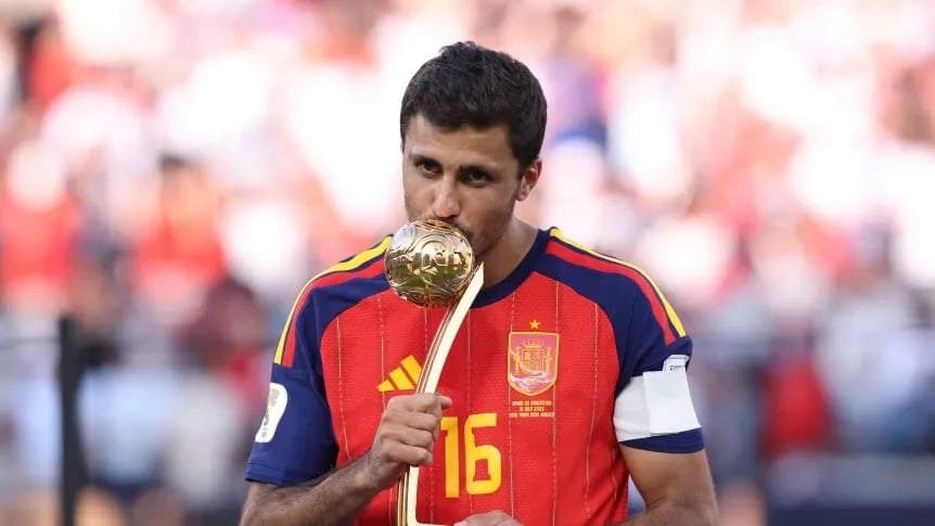 La FIFA eligió a Rodri como el mejor jugador del Mundial y los hinchas corearon el nombre de Messi - MisionesOnline