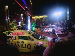El Turismo Carretera encendió la previa en Posadas con un mano a mano entre pilotos y fanáticos y una caravana por avenida Quaranta imagen-5