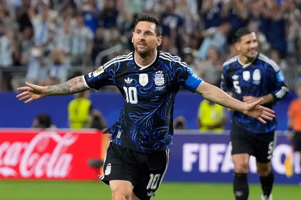 Argentina Jugar Con La Camiseta Azul Frente A Inglaterra En La argentina-jugar-con-la-camiseta-azul-frente-a-inglaterra-en-la