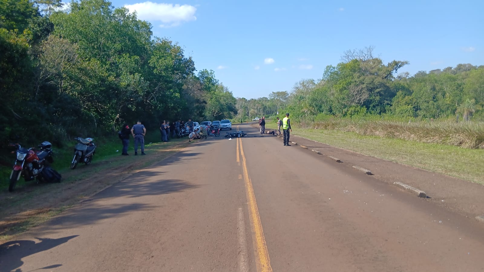 Tres heridos en choque de motos en Ruta 216 cerca de San Ignacio