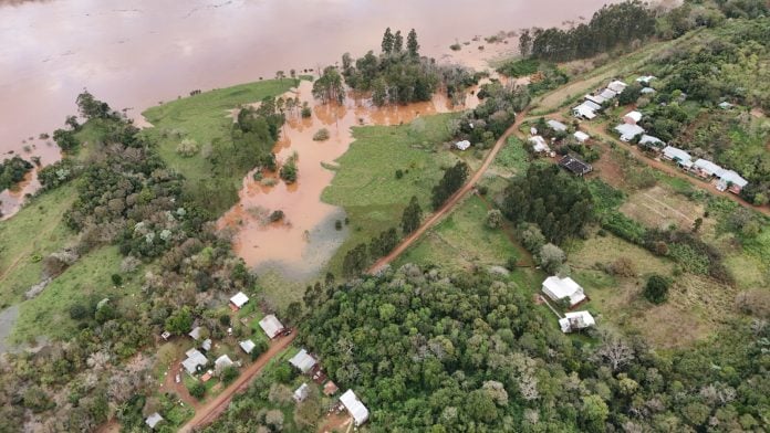 https://static.misionesonline.news/wp-content/uploads/2026/07/inundaciones-el-soberbio-3-696x392.jpeg
