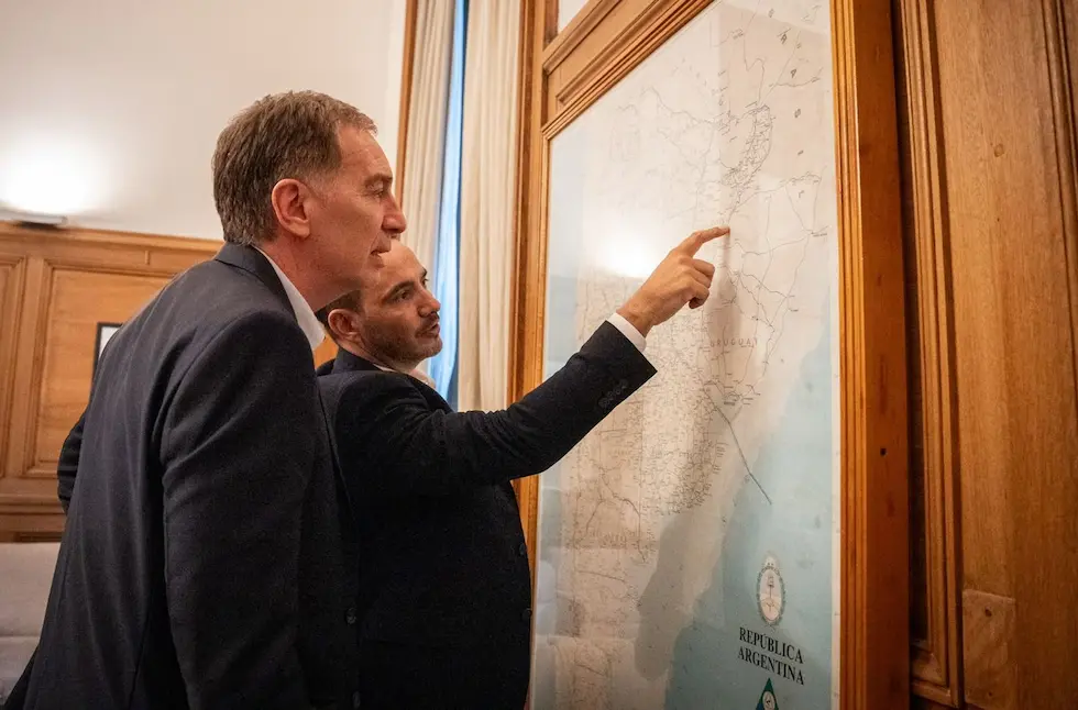 El gobernador Valdés recibió el aval de la Nación para los puentes con Brasil y Uruguay - MisionesOnline